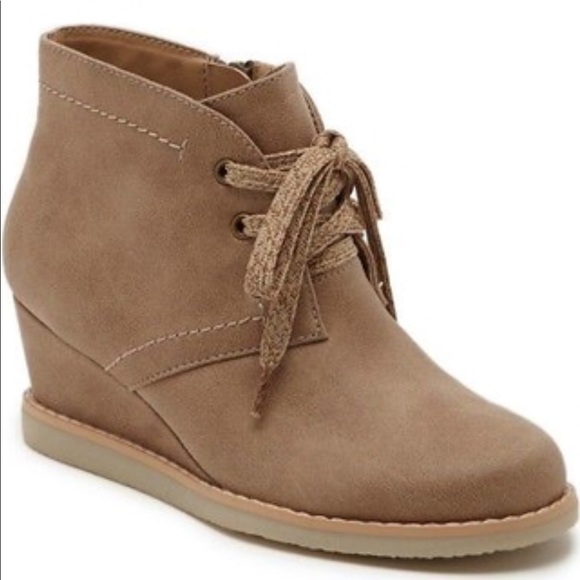 Revel Shoes - NEW | Tan | ankle boots | box included